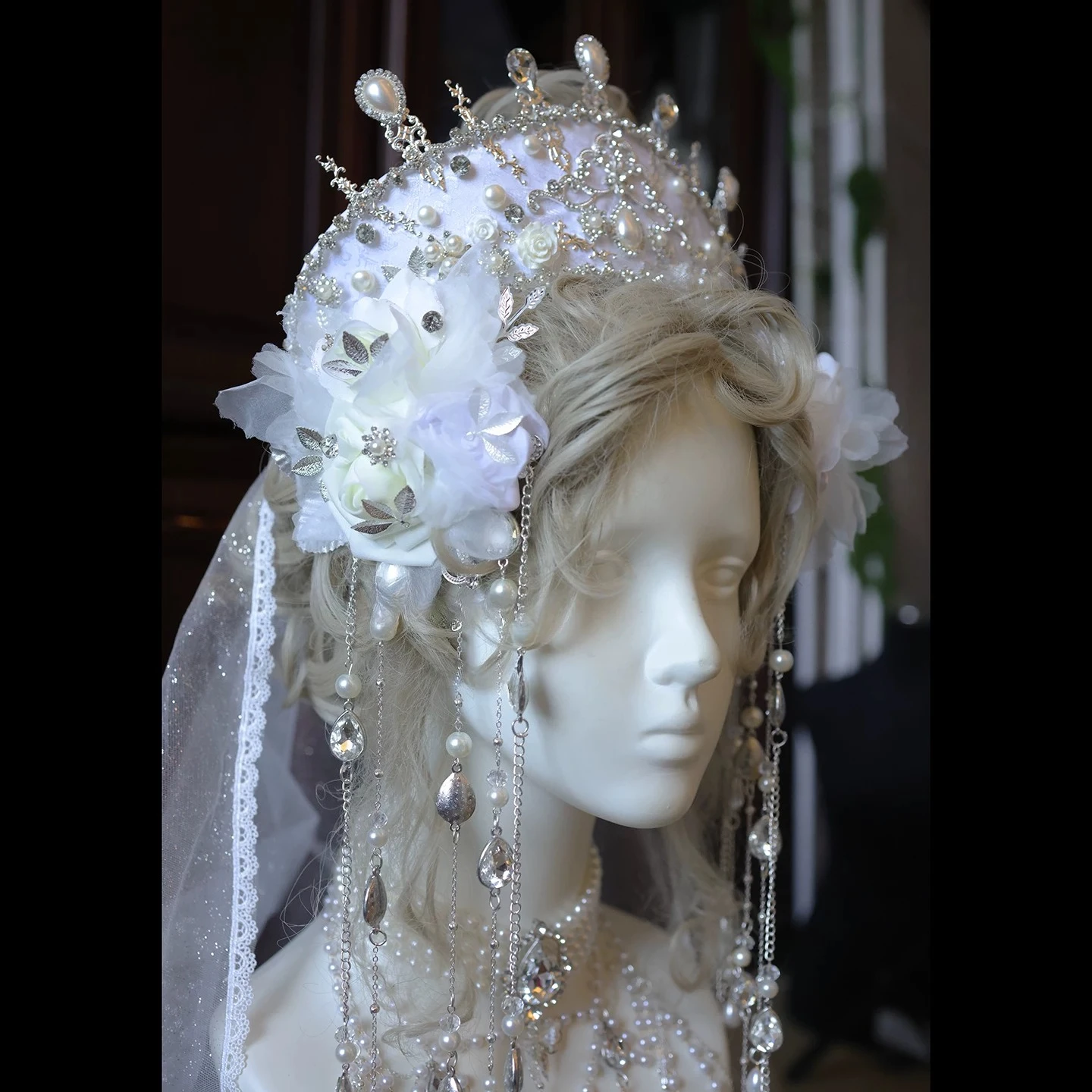 Lolita Crown Wedding Dress Crown Hand Sleeves Tassel Edge Clip