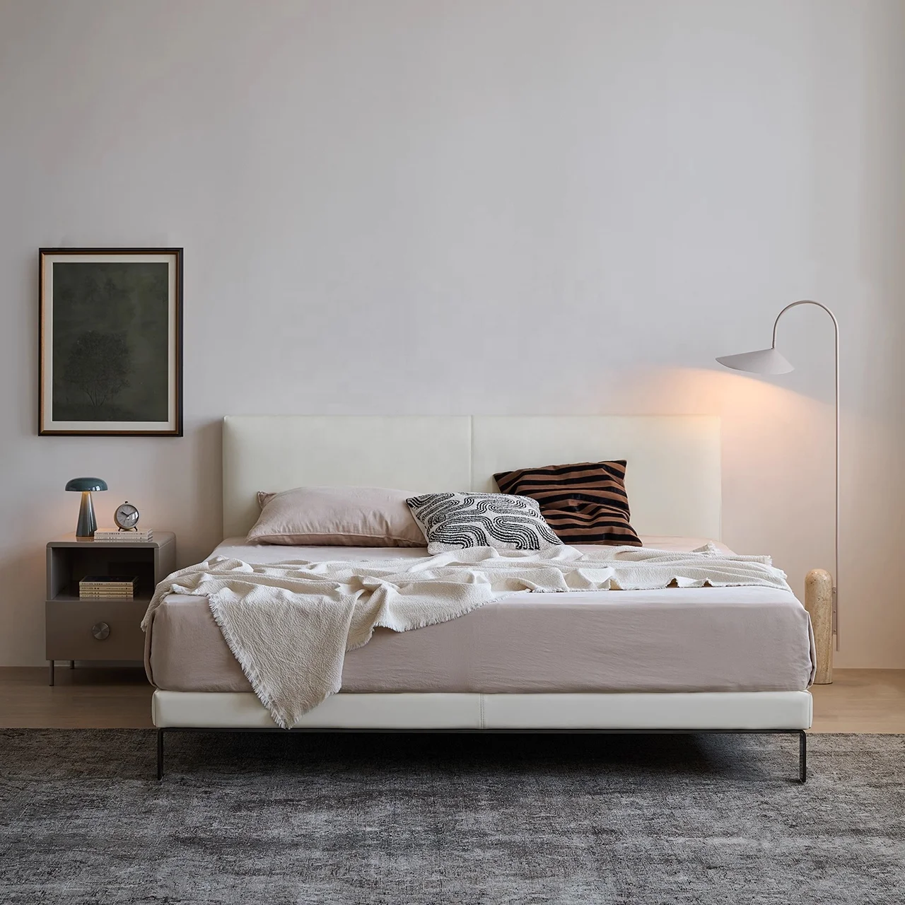 # Italian Modern Cream White Napa Leather Master Bedroom Bed King Size 1.5 1.8 Meters Large Size Metal Feet Double Bed