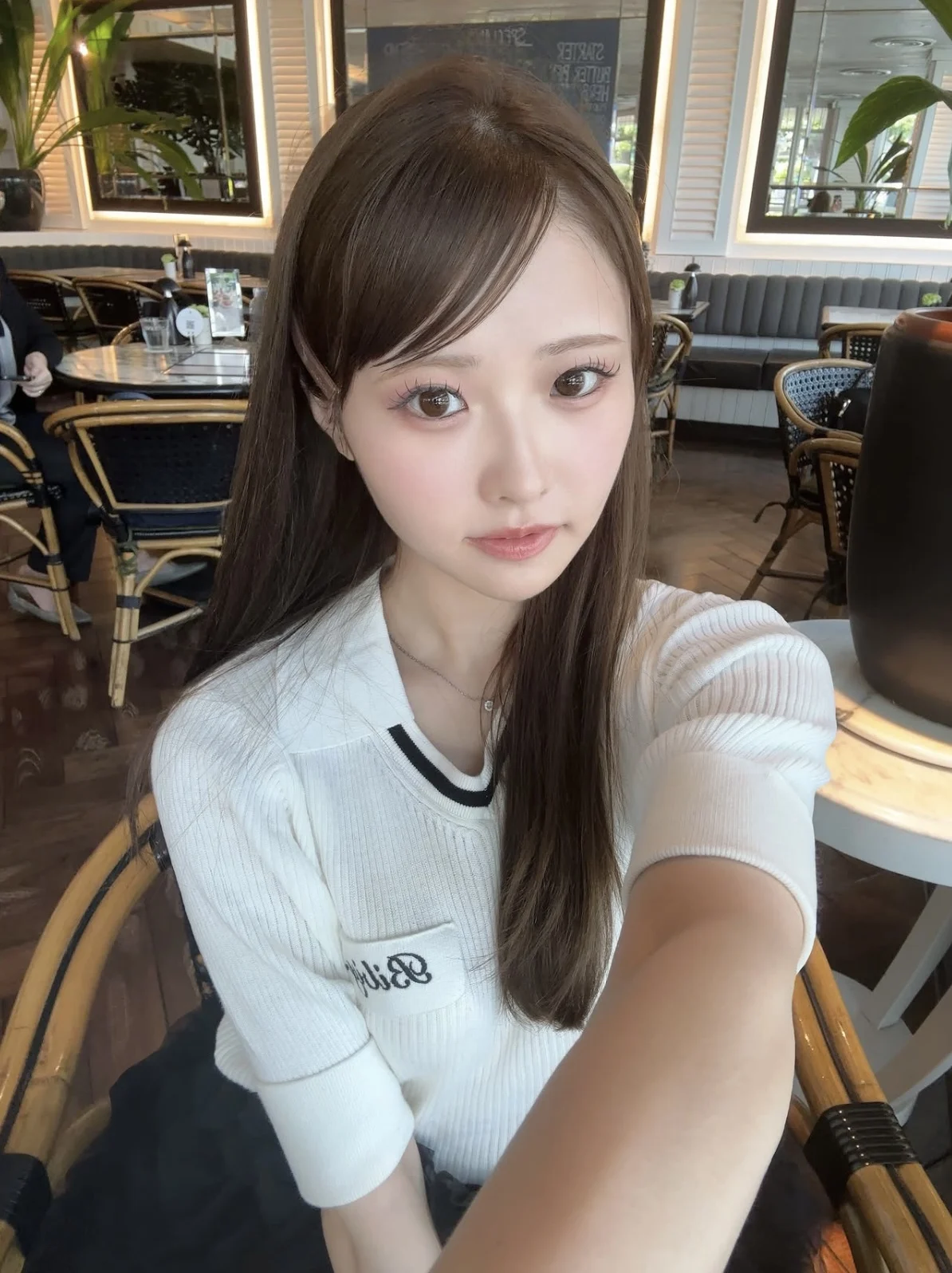 Korean Style Color Block V Neck  Knitted Short Sleeve Women's Slim Fit Embroidered Label Five Sleeve Top Commute Style
