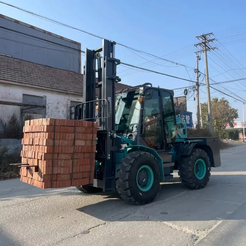 Reinforced Frame Diesel Fork Lift Portable 4x4 All Terrain Forklift for Off-Road Use