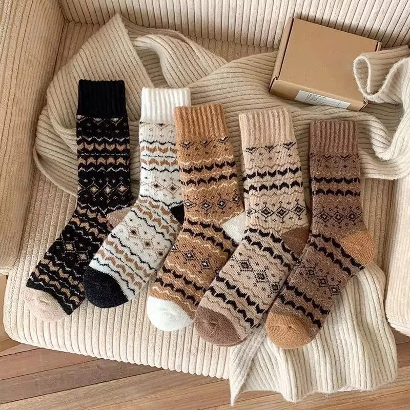 Fair Isle Mid Calf Socks Unisex Winter Thermal Thick Crew Socks Retro Jacquard Couple Soft Vintage Pattern Sleep Floor Socks