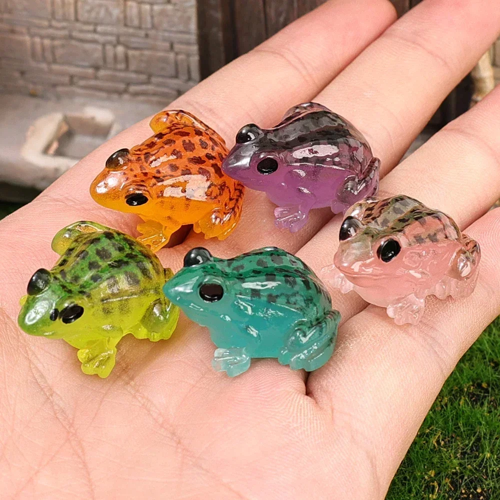 Mini Cartoon Frogs Figurines Miniatures Cute Kawaii Frog Artificial Resin Micro-landscape for Garden Flowerpot Decor Ornaments