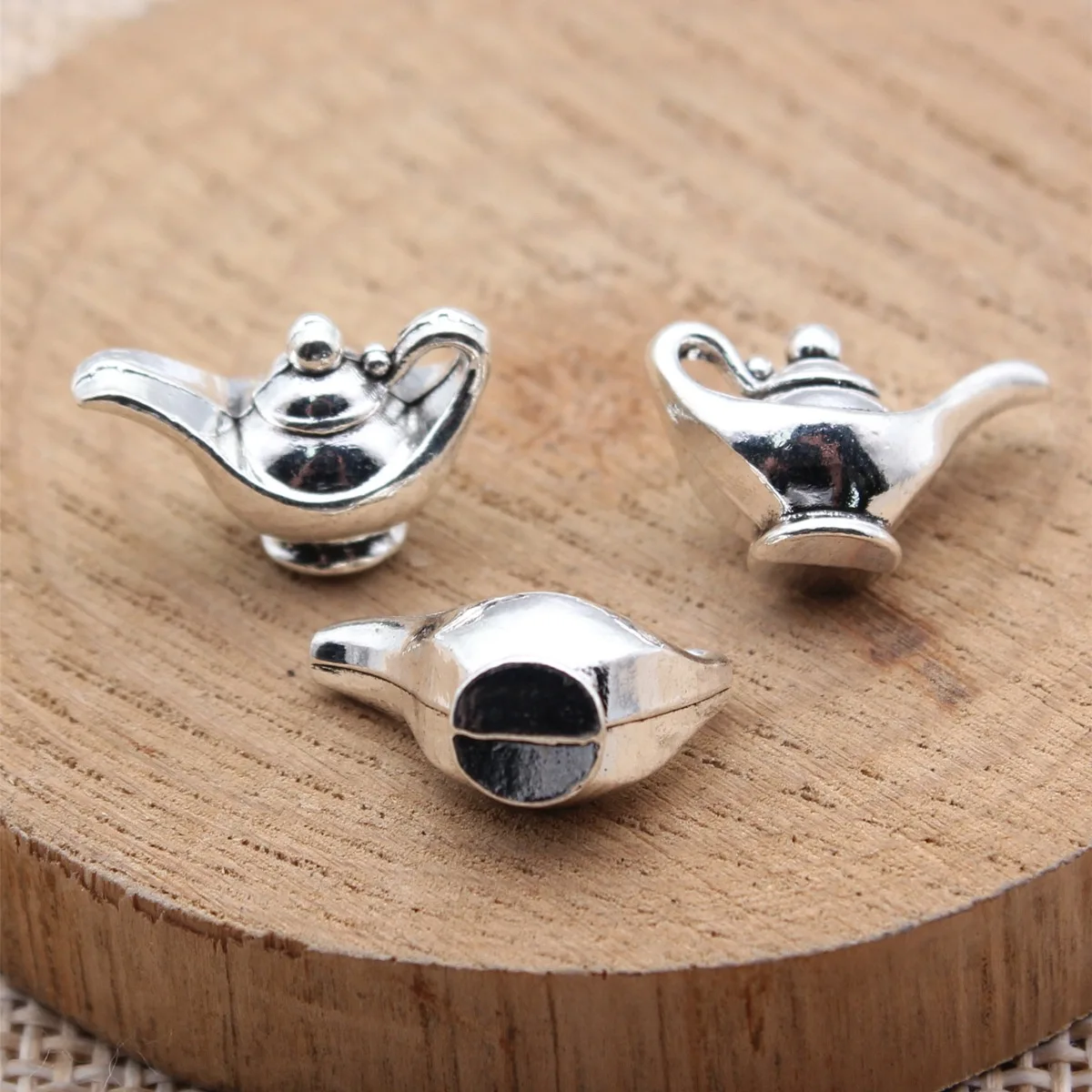 20 piezas de dijes colgantes de tetera 3D en color plata antigua de 16.5x10.7x8.6mm (0.65x0.42x0.34 pulgadas) para accesorios de fabricación de joyas DIY