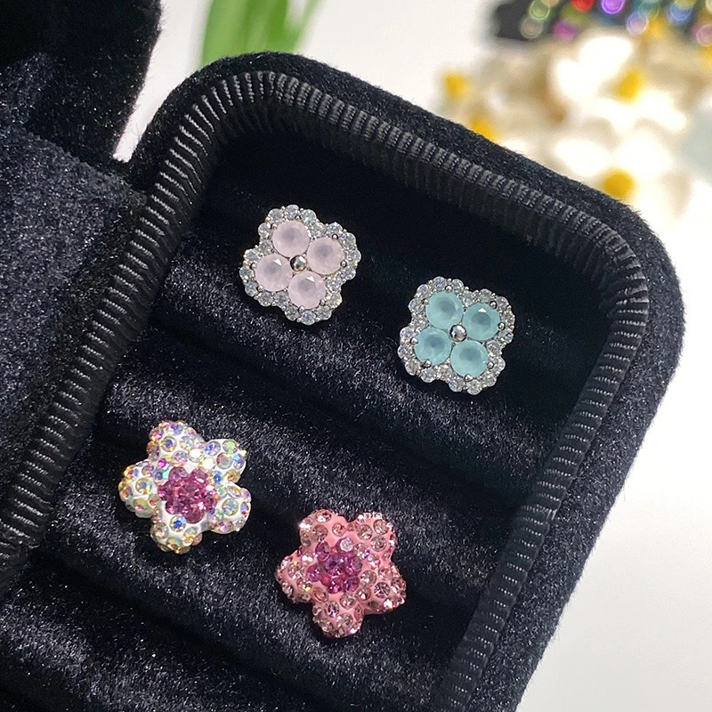 1 PCS New Fashion Four Leaf Clover Zircon Crystal Ear Bone Nail 316L Medical Titanium Steel Earrings for Women Y2K Cute Jewelry