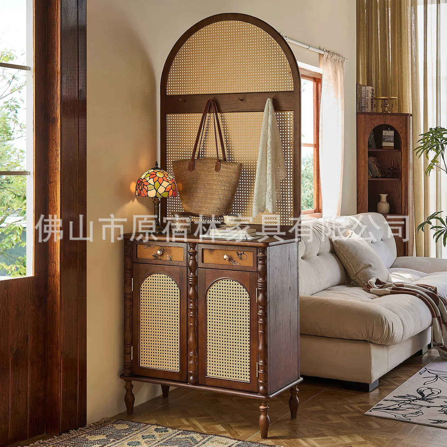 

French retro solid wood rattan entrance cabinet fragrant cloud yarn entranceshoe cabinetsmall apartment hanging hanger screen