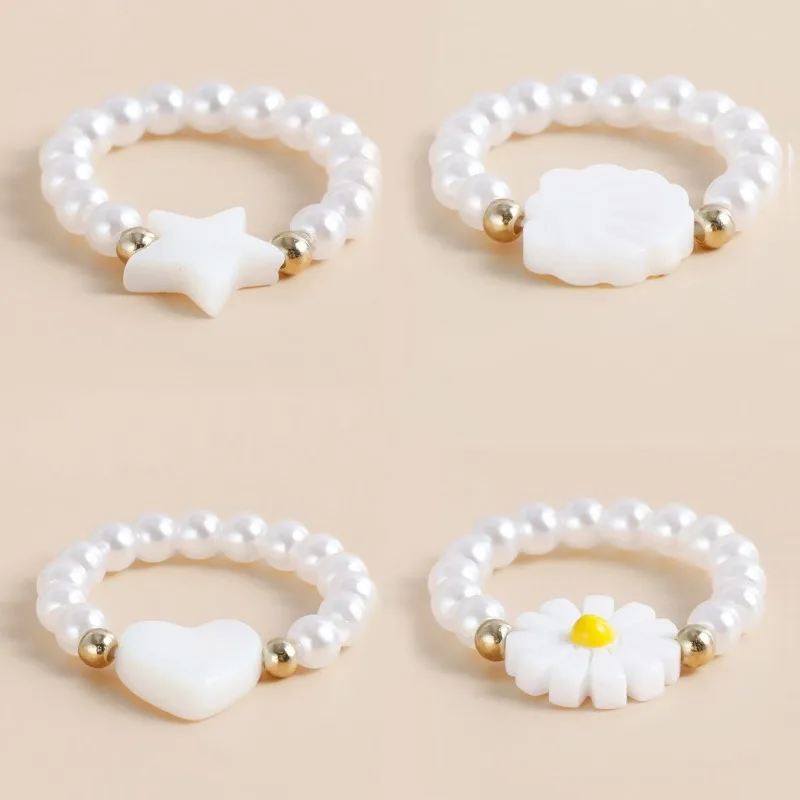 4Pcs/Set Sweet Cool Mini Faux Pearl Beaded Stretch Rings Set for Women Shell Heart Daisy Star Charm Dainty Fashion Jewelry