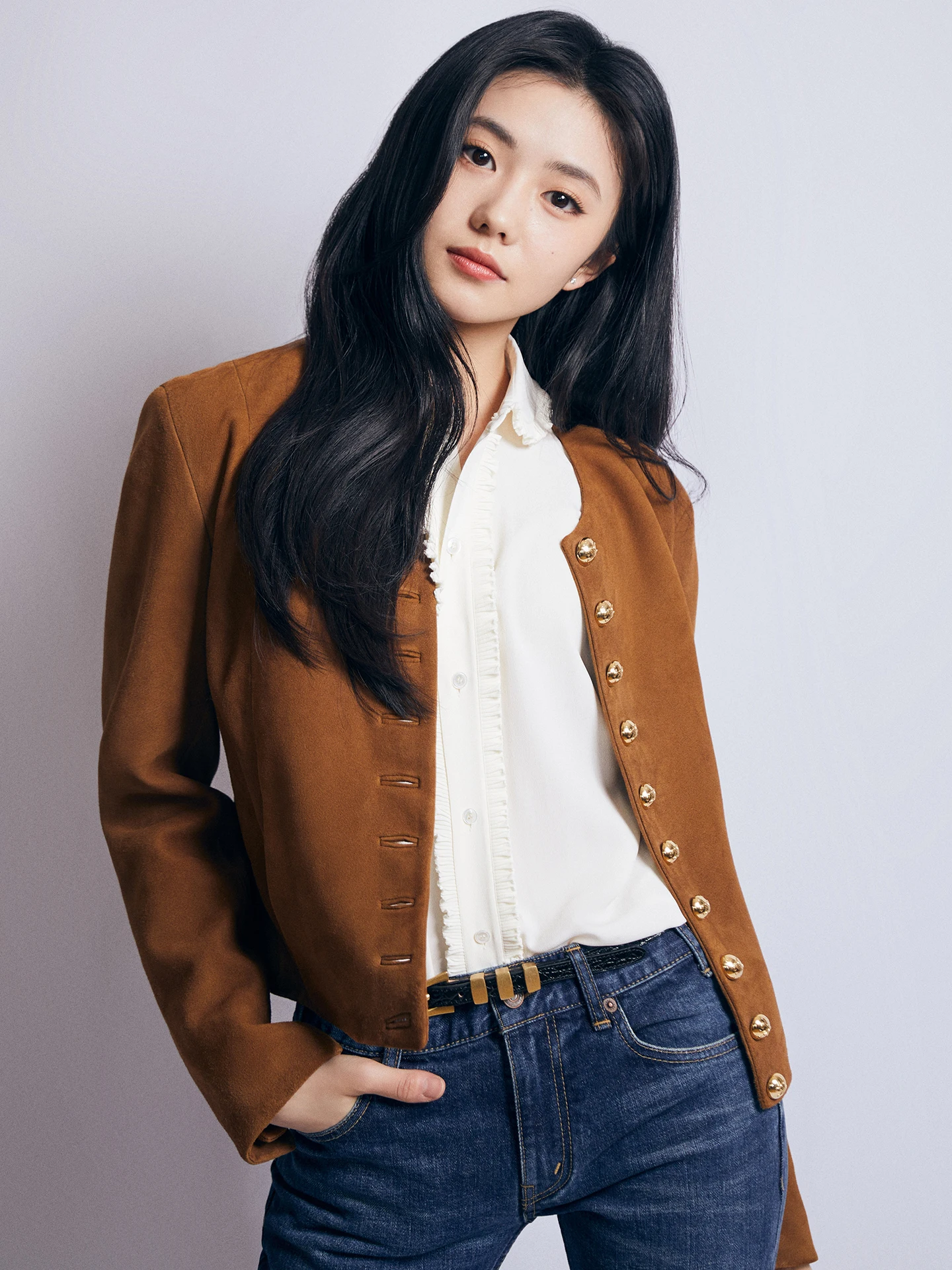 

Молодежная версия замшевой куртки класса люкс с матовыми пуговицами, из смесового хлопка, женская модная коллекция весна