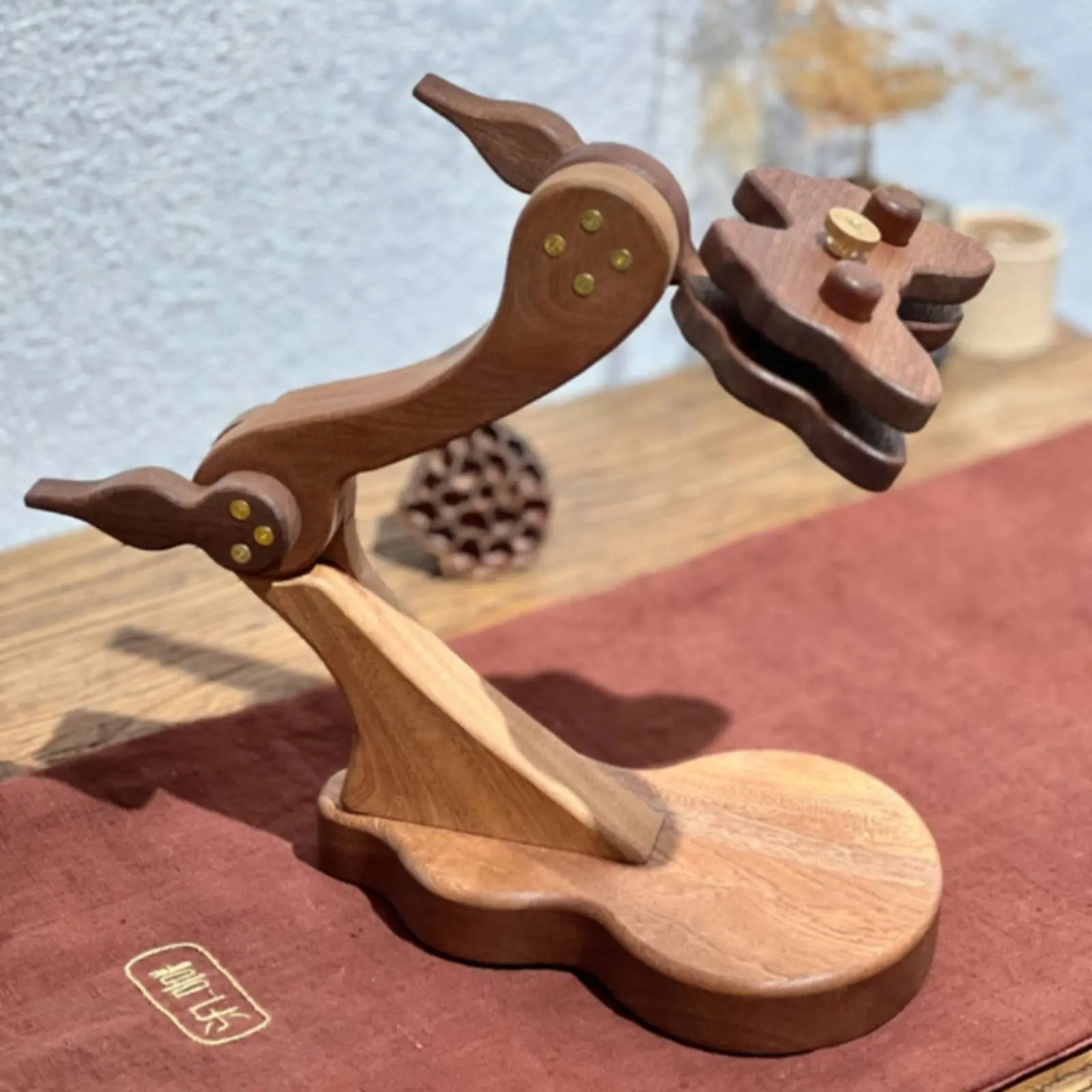 

Настольная подставка для вышивания: устойчивое основание, вращение на 360°, держатель для игл, из бука, простая сборка