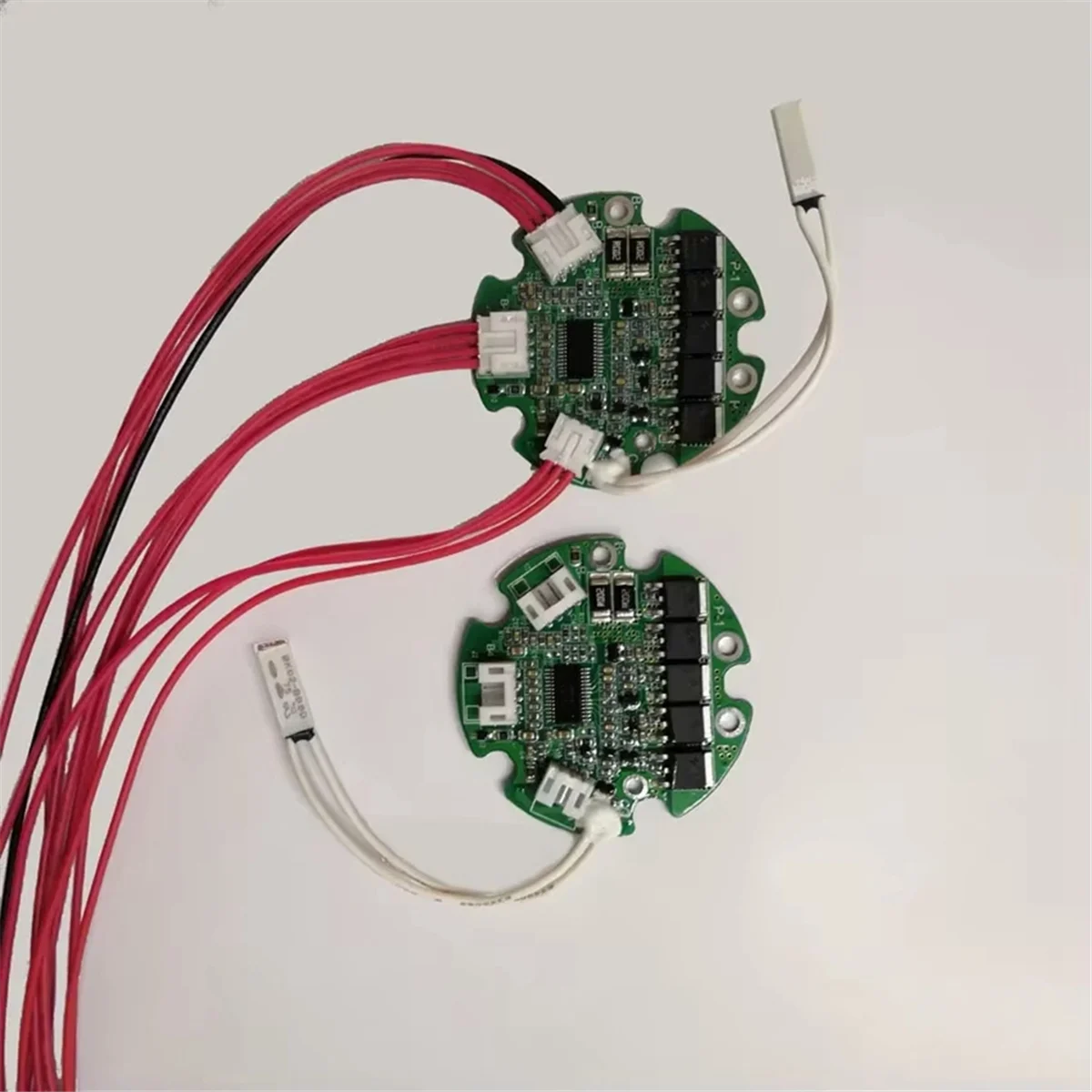 جديد 3C-سبليت ميناء مستدير مع مستشعر درجة الحرارة 10S 36V 20A زجاجة بطارية حزمة سبليت الباب للشحن والتفريغ