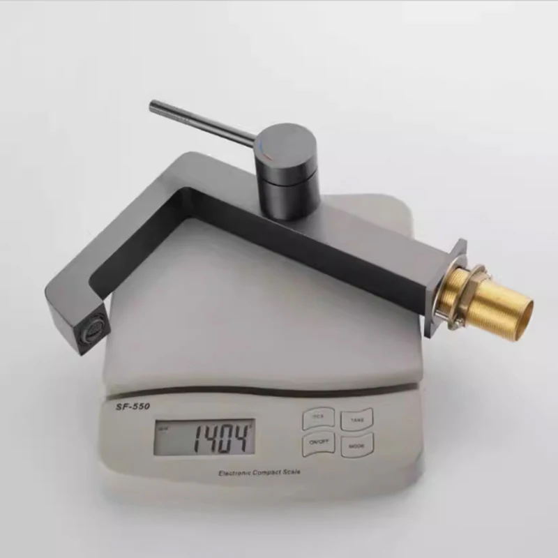 

Смеситель для раковины в ванной комнате Смеситель для раковины с одним отверстием Нержавеющая сталь Смеситель для туалетного столика с одной ручкой Современный смеситель для раковины на сосуде Серый