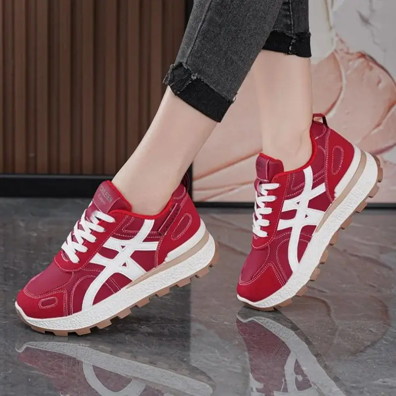 

Women's Casual Versatile Thick-Soled Sports Shoes Spring Autumn Outdoor Trendy Soft-soled Dad Shoes New middle Teenagers Running