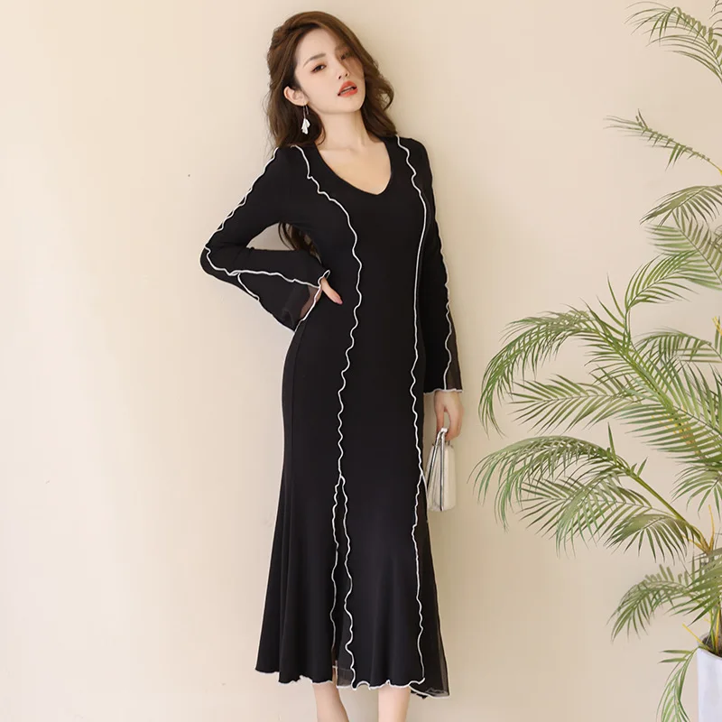 Autumn new women's French sexy V-neck slim contrast color stitching black long fishtail dress