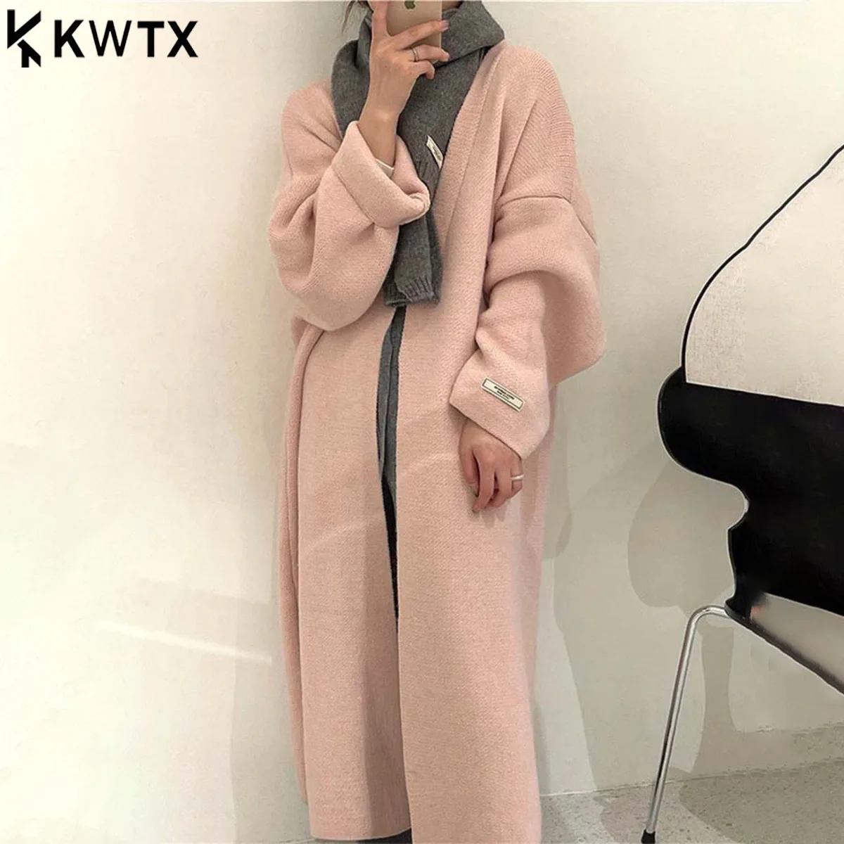 

KWTX 2025 Осенний элегантный свободный вязаный кардиган, женская мода, мягкое пальто большого размера с длинными рукавами, повседневное термобелье в ленивом стиле