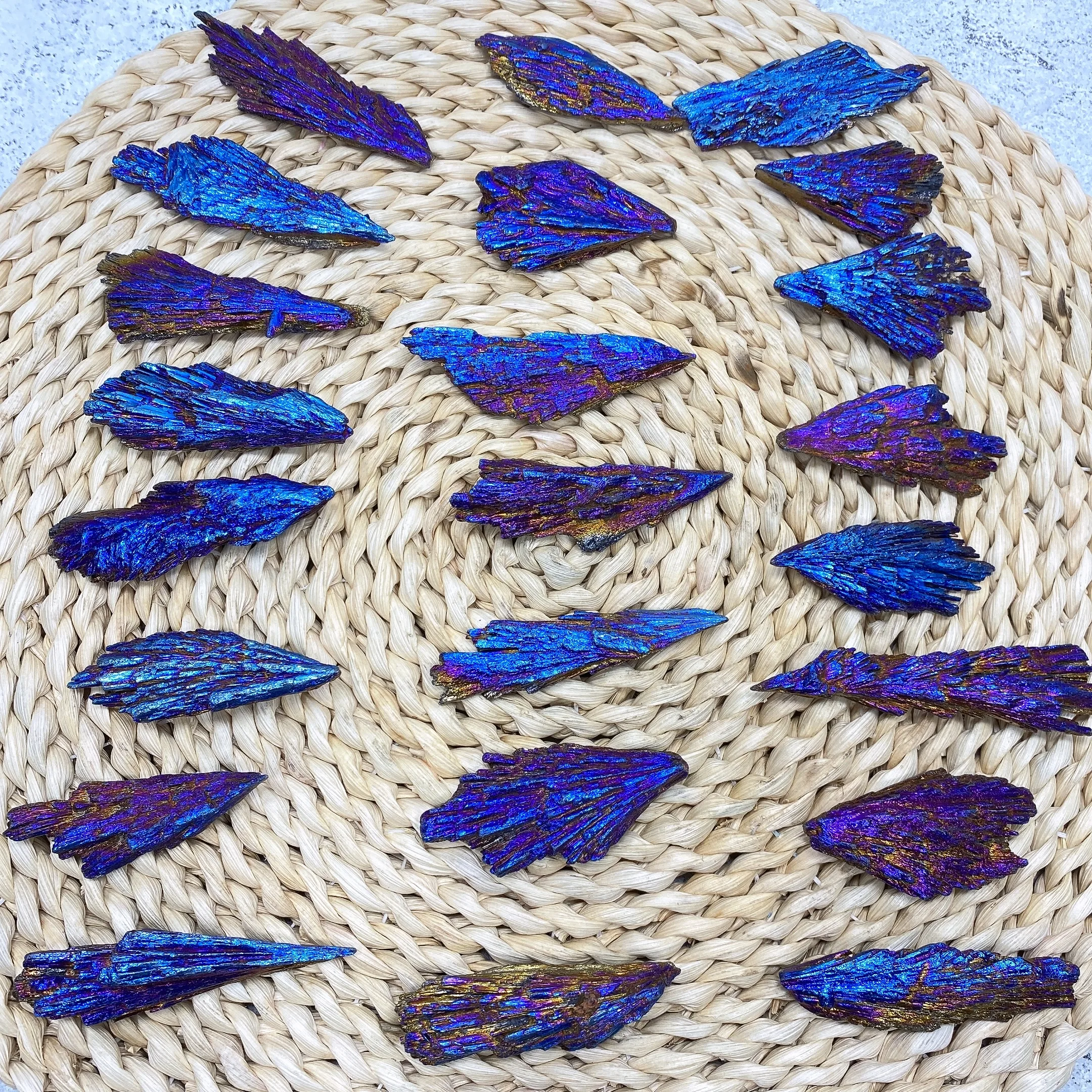 Natural Colorful Tourmaline Electroplated Mineral Rock Stone Titanium Coated Crystal Specimen Healing Home Decor Peacock Feather