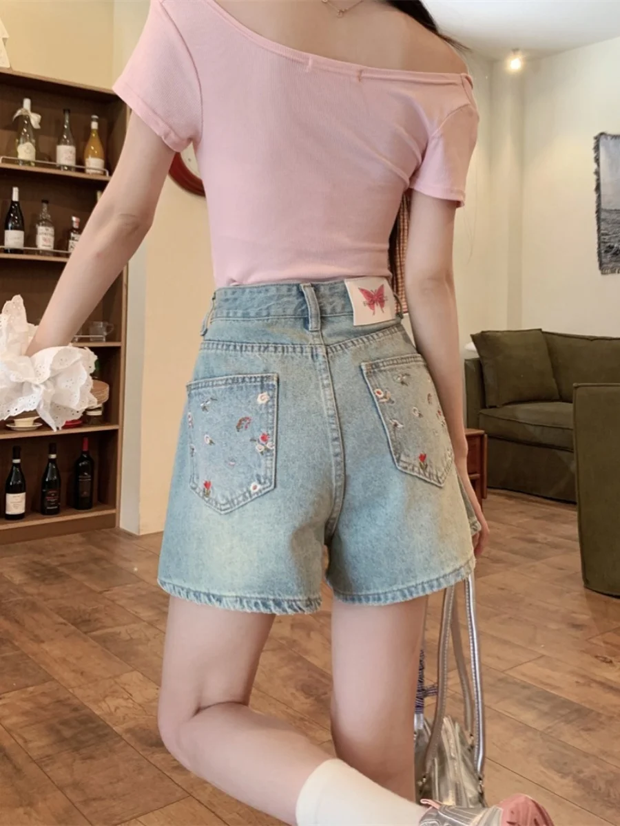 

plus Size High Waist Wide Leg Short Jeans American Retro Style Women's Summer Slimming Denim Pants Loose Fit Zipper Closure
