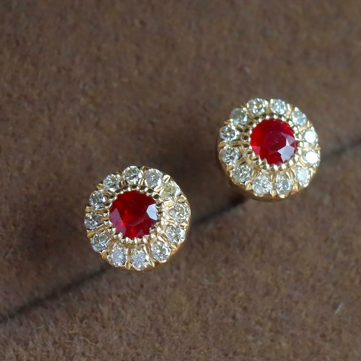 

S925 Sterling Silver Textured Floral Ear Studs Elegant Commute Earrings