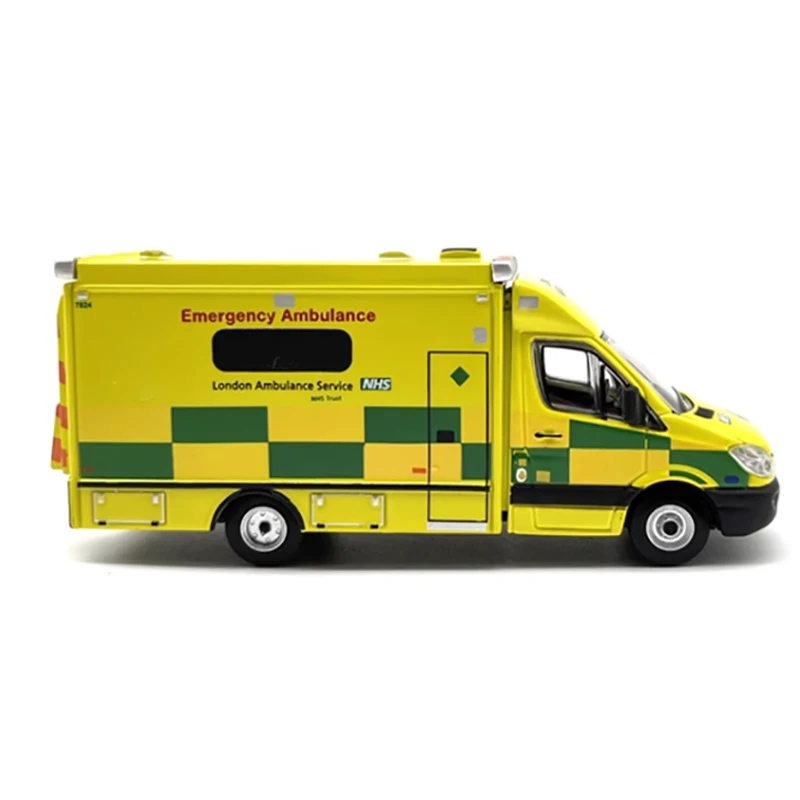 OXFORD Diecast 1:76 Scale Ambulance Alloy Automobile Model Finished Product Simulation Toy Collection Gift Model Display