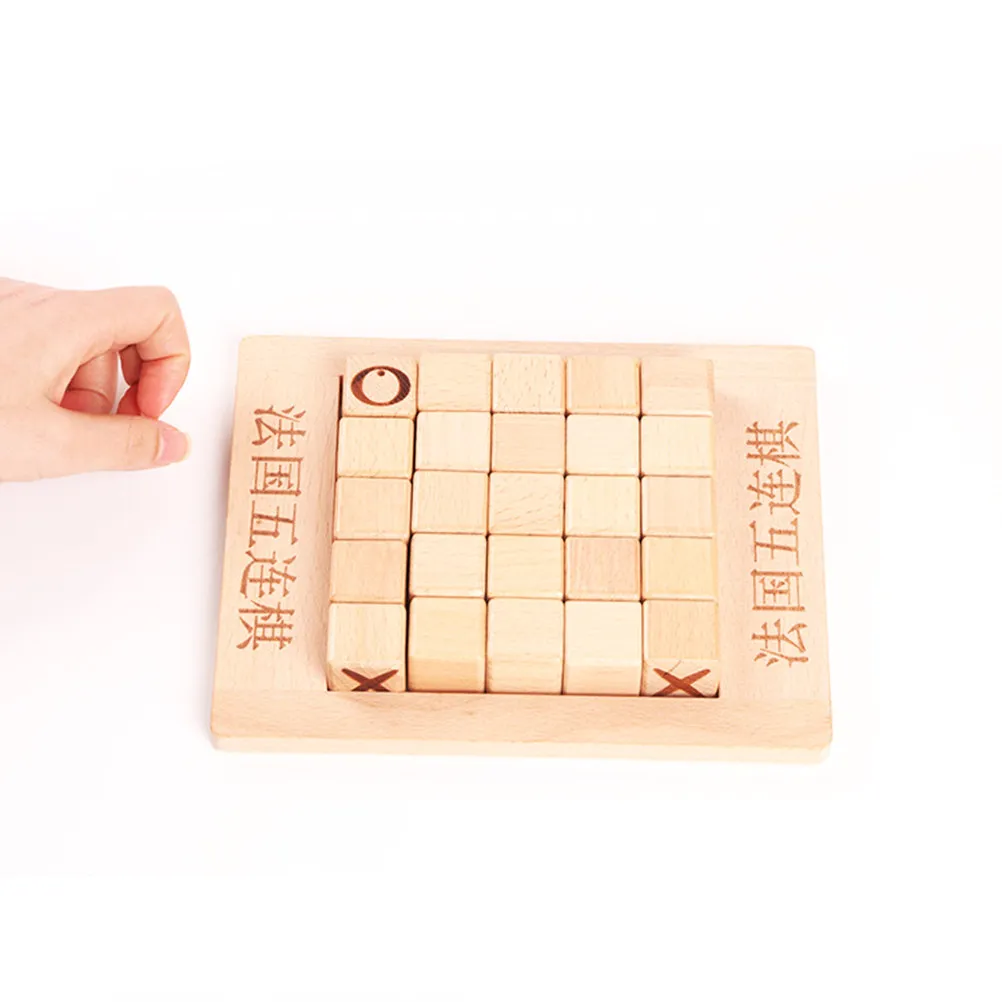 教育的な五目並べゲーム。子供と親が一緒に楽しめる、創造性と知性を刺激する戦略パズル。認知能力の発達を促進します。
