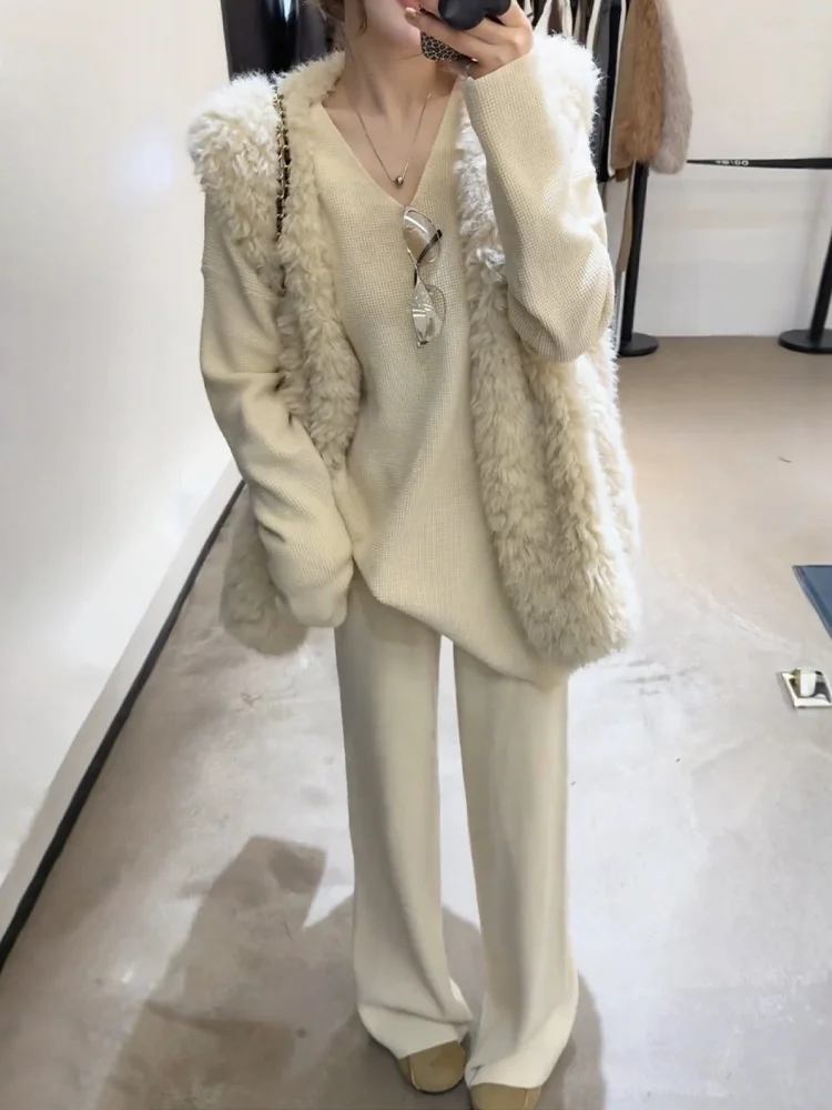 

Зимний комплект больших размеров с жилетом из меха ягненка, вязаным верхом, широкими брюками и V-Ne Design, повседневная женская футболка...