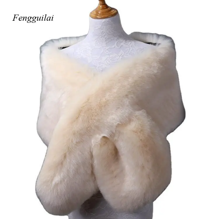Women's White Faux Fur Shawl B - Stole Wedding Shawl avis et prix