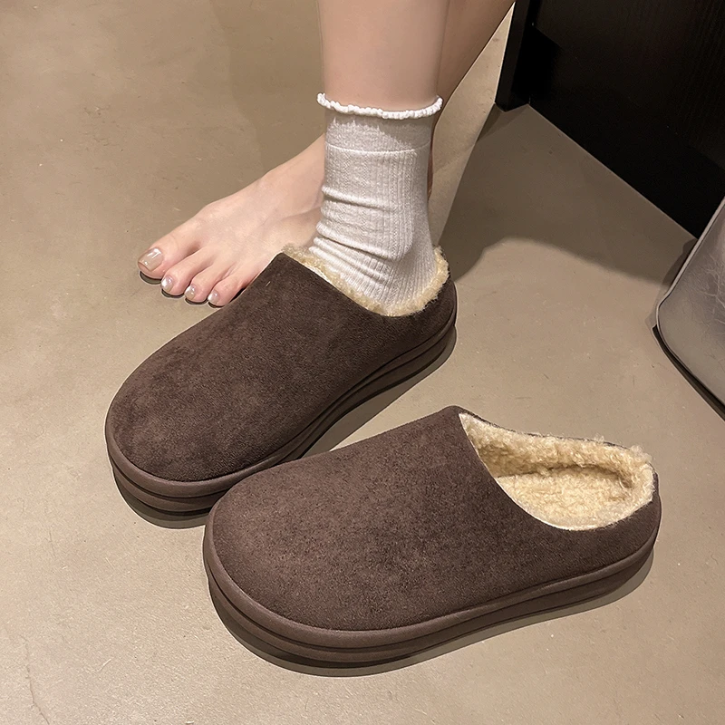 รองเท้ามุลเลอร์แต่งขนเฟอร์ สไตล์ใหม่สำหรับฤดูใบไม้ร่วงและฤดูหนาว รองเท้าแตะสำหรับใส่เป็นเสื้อคลุมด้านนอกที่ให้ความอบอุ่น รองเท้าแตะผ้าขนสัตว์มีฮู้ด