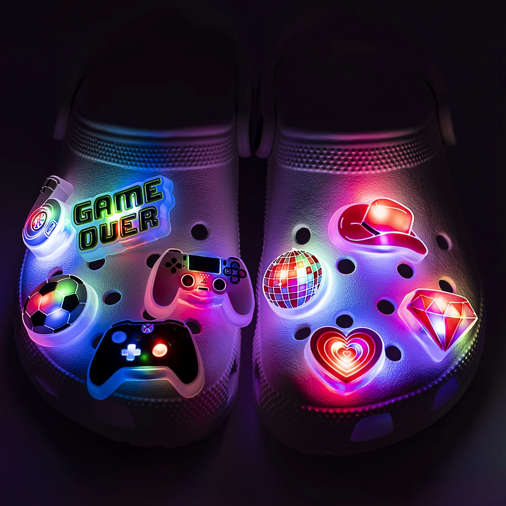 

2pcs LED Pins for Kids Cute Duck Bee Cat Pink Shoe Charms Glowing Shoe Decorations Santa Claus Clog Lighted Accessories