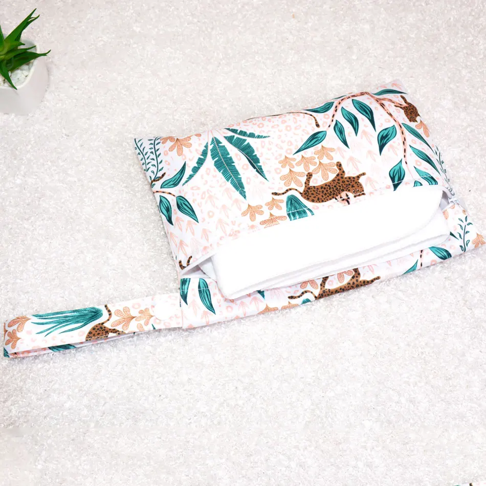 Bolsa de pañales con estampado para bebé, bolso de mano impermeable con cremallera para pañales húmedos, bolsa de almacenamiento para cochecito, de
