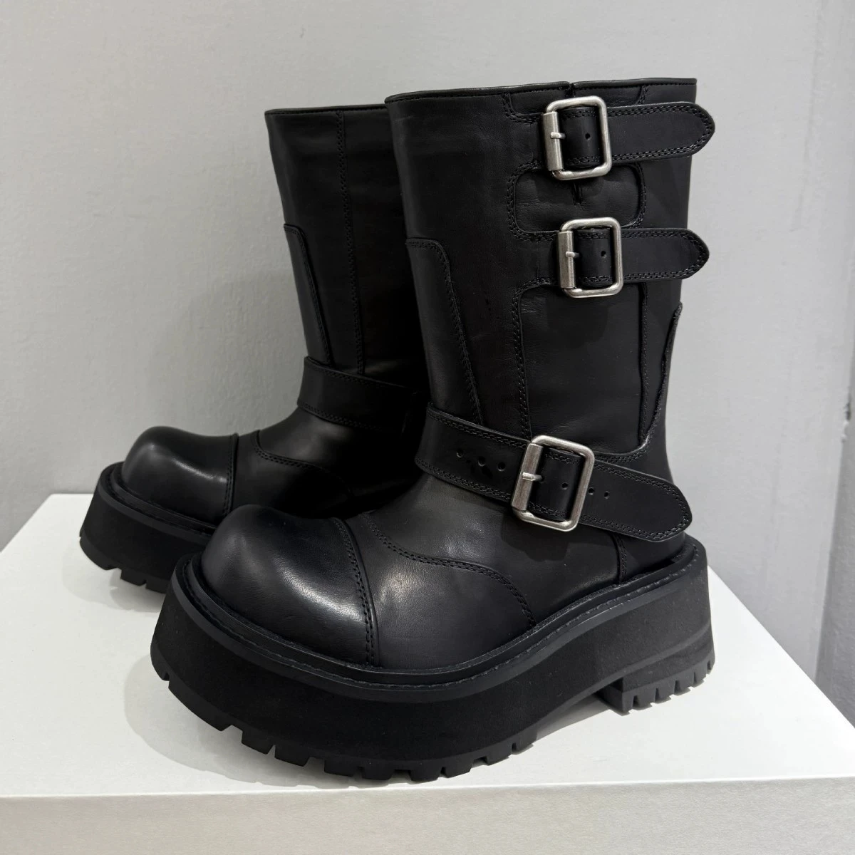 

Винтажные женские мотоциклетные ботинки на толстой подошве, модные осенне-зимние женские ботинки без шнуровки до середины икры с пряжкой на ремне