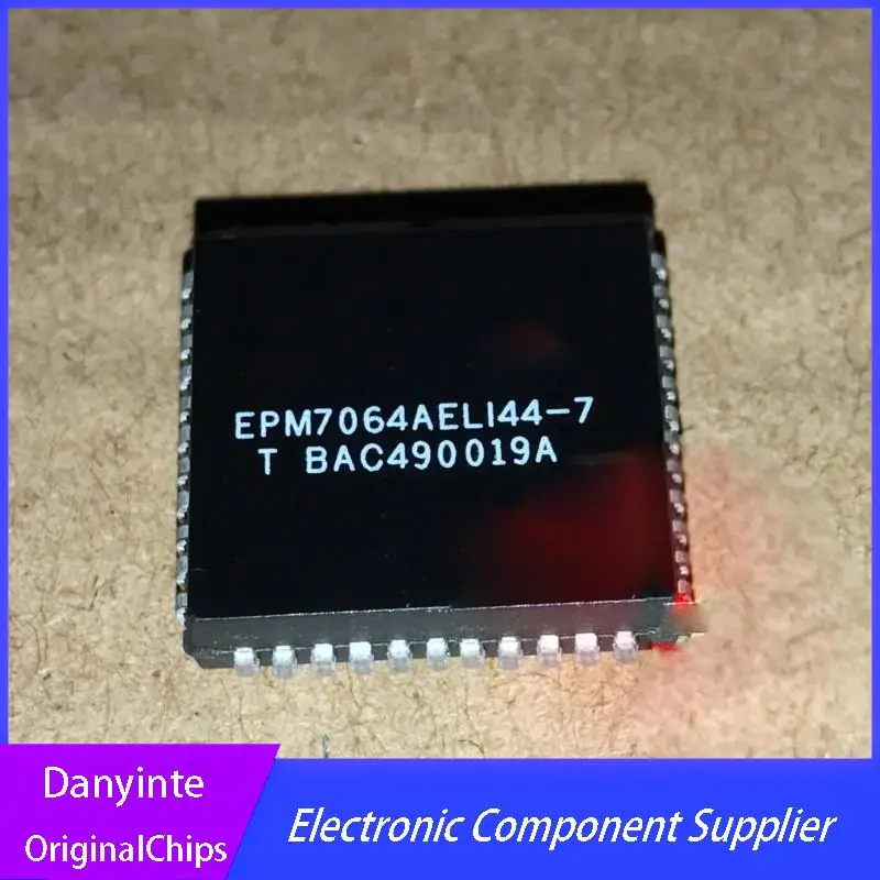 2PCS/LOT   NEW    EPM7064AELI44-7 EPM7064AELI44-7N  EPM7064AELI44  PLCC   