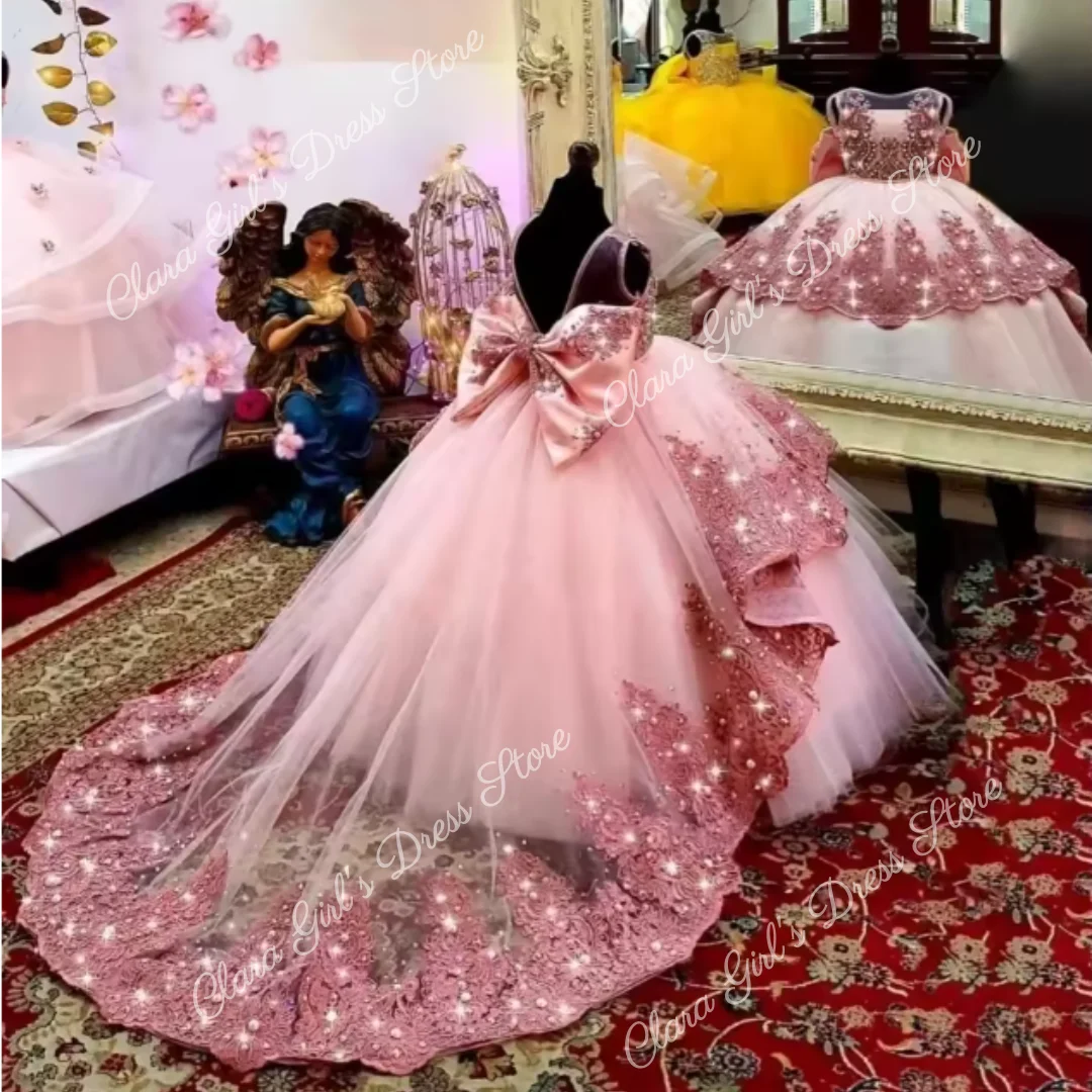 Бальное платье из тюля без рукавов с открытой спиной и бантом, украшенное кружевной аппликацией и шлейфом, элегантный дизайн для официальных мероприятий, свадеб