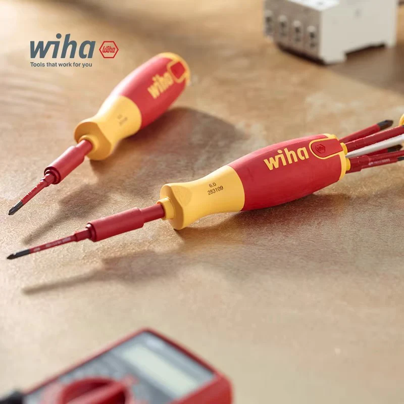 Destornillador multifuncional Wiha 6 en 1 tipo revistero con aislamiento eléctrico y almacenamiento de herramientas, punta cruzada/cuadrada 38611