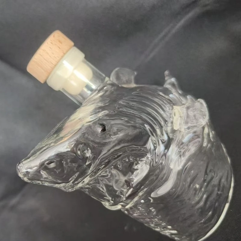 الإبداعية القرش زجاجة ويسكي تصميم جديد الكحول المشروبات التعبئة والتغليف تحصيل لعبة الشكل الرسوم المتحركة مشتق المنتج #5