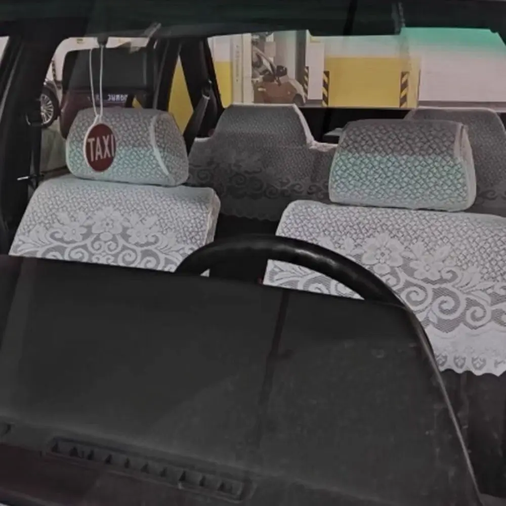 7-teiliger bestickter Autositzbezug aus Spitze, atmungsaktiver halber Autositzbezug, universell passend für Toyota Corolla. – Detail 8