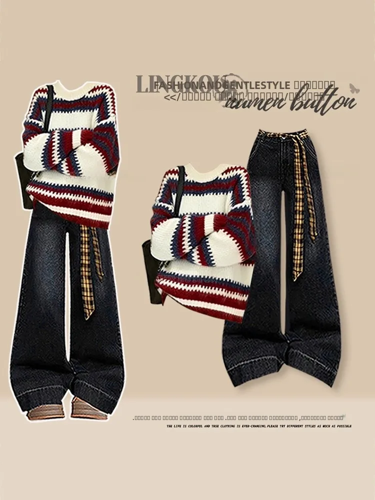 

Ретро-комплект: вязаный свитер и джинсы для женщин, с круглым вырезом, высокой талией, длинные брюки в полоску, стройнящие, модные, осенне-зимние, из двух предметов...