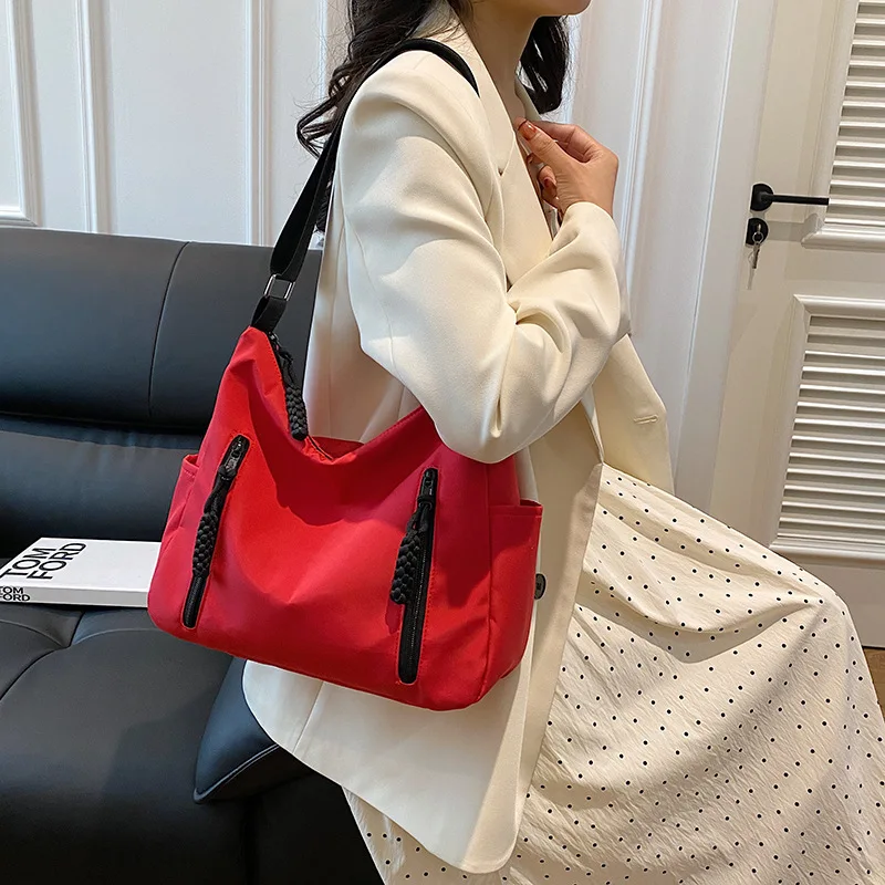 

High appearance and large capacity shoulder bag, fashionable and casual commuting bag, tote bag, Korean version crossbody bag
