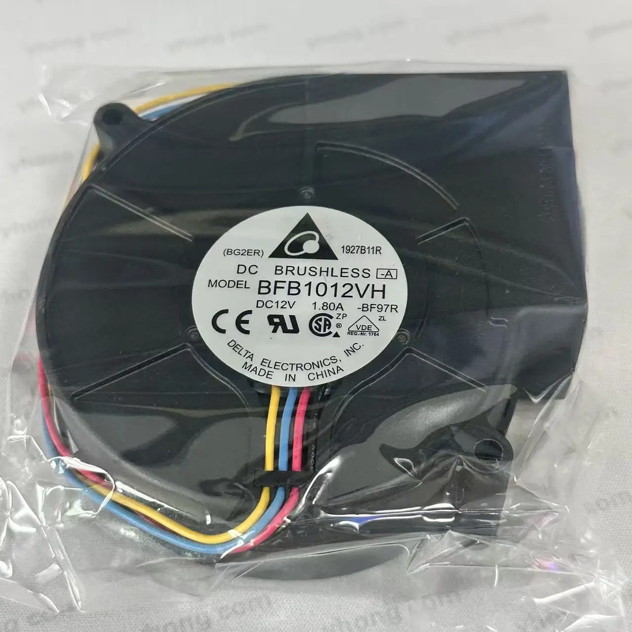 

Delta Electronics BFB1012VH BF97R DC 12V 1.80A 97x97x33mm 4-Wire Server Cooling Fan