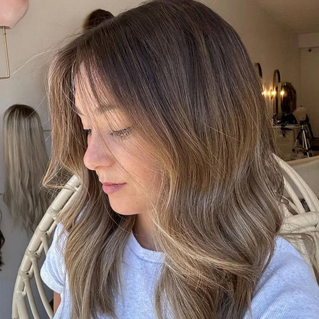 تسليط الضوء على شعر مستعار بني الشوكولاته فراق الحرة موجة فضفاضة شعر مستعار اصطناعي شعري طبيعي مقاومة للحرارة 13*4 شعر مستعار دانتيل عالي الوضوح