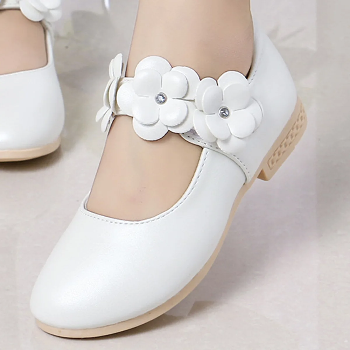 

1 Pair Children Sole Shoes Fashion Flower Shoes Kids Adorable Shoes Shoes (White, Size 35, EU34, , .5)