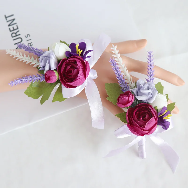 Boutonniere e corpetto da polso sposo di nozze in stile europeo, sposa, uomo migliore, damigella d'onore, genitori, banchetto di nozze, amici,