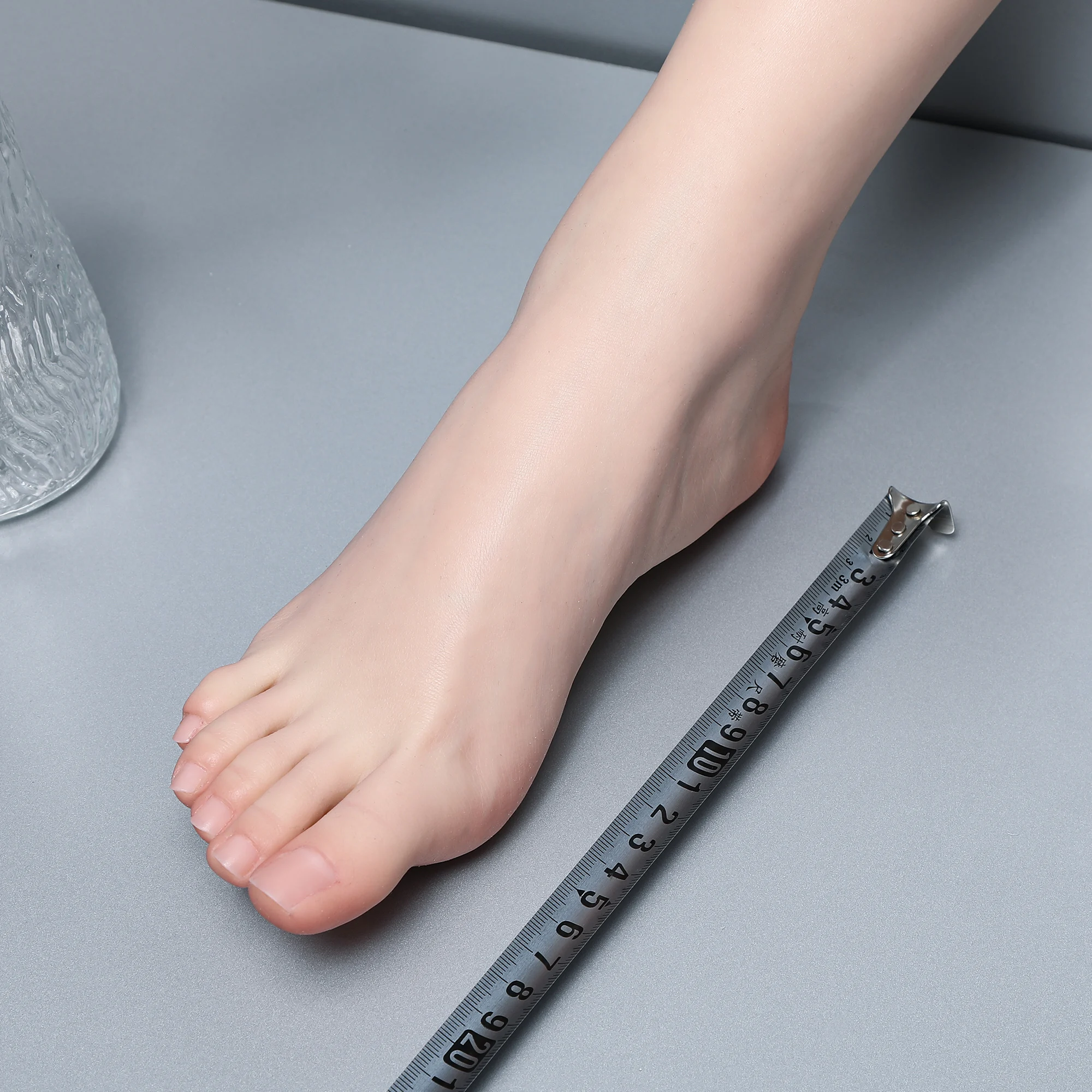 หุ่นซิลิโคนเท้าผู้หญิงอ้วนเล็กน้อยเหมือนจริงเล็บปลอมเท้า ZDW3820 รองเท้าถุงน่องอุปกรณ์ประกอบฉากแสดงทุกกระดูก