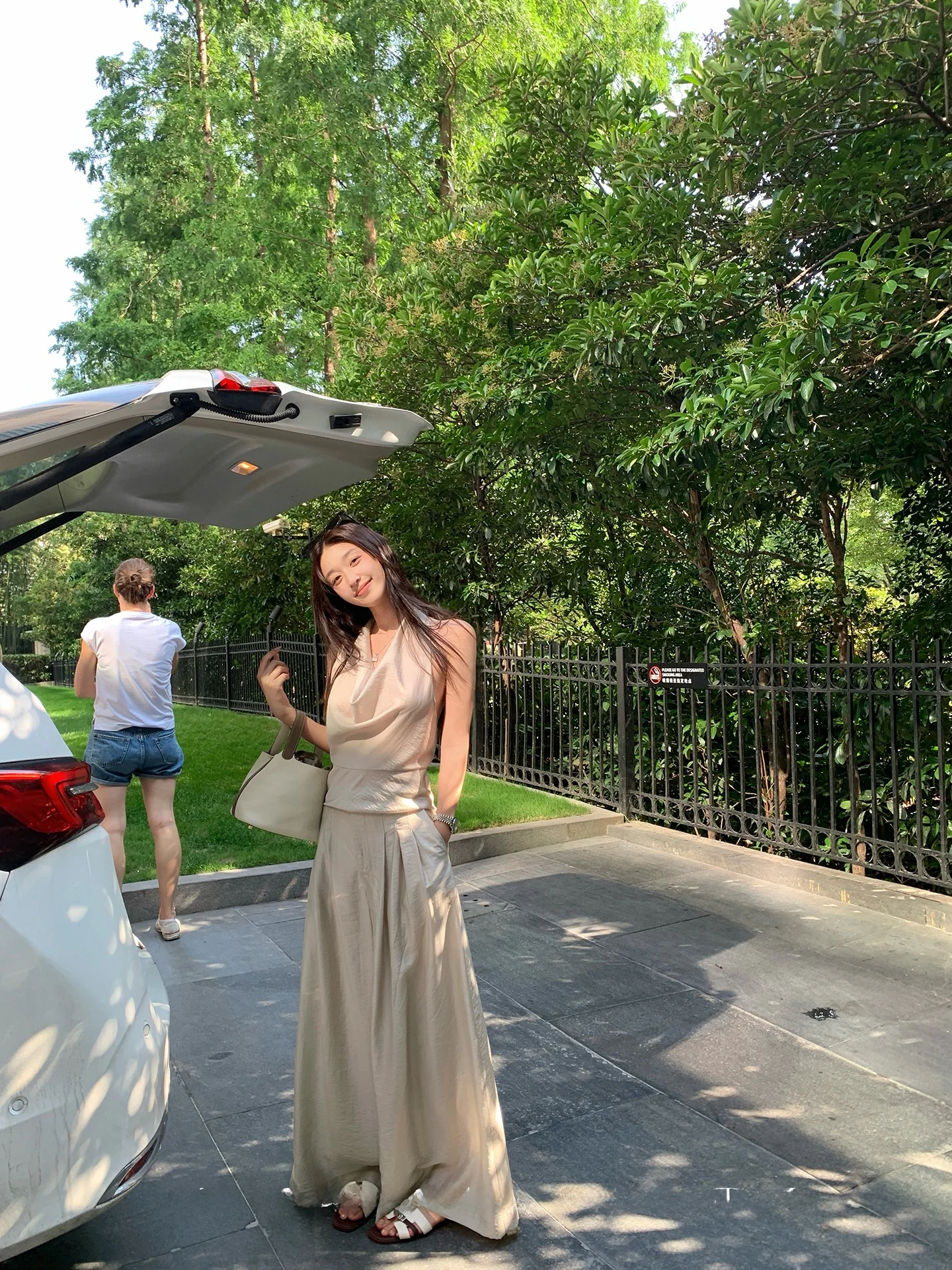 

Летний повседневный свободный женский комплект: топ на бретелях и брюки с широкими штанинами, модный повседневный комплект для взрослых