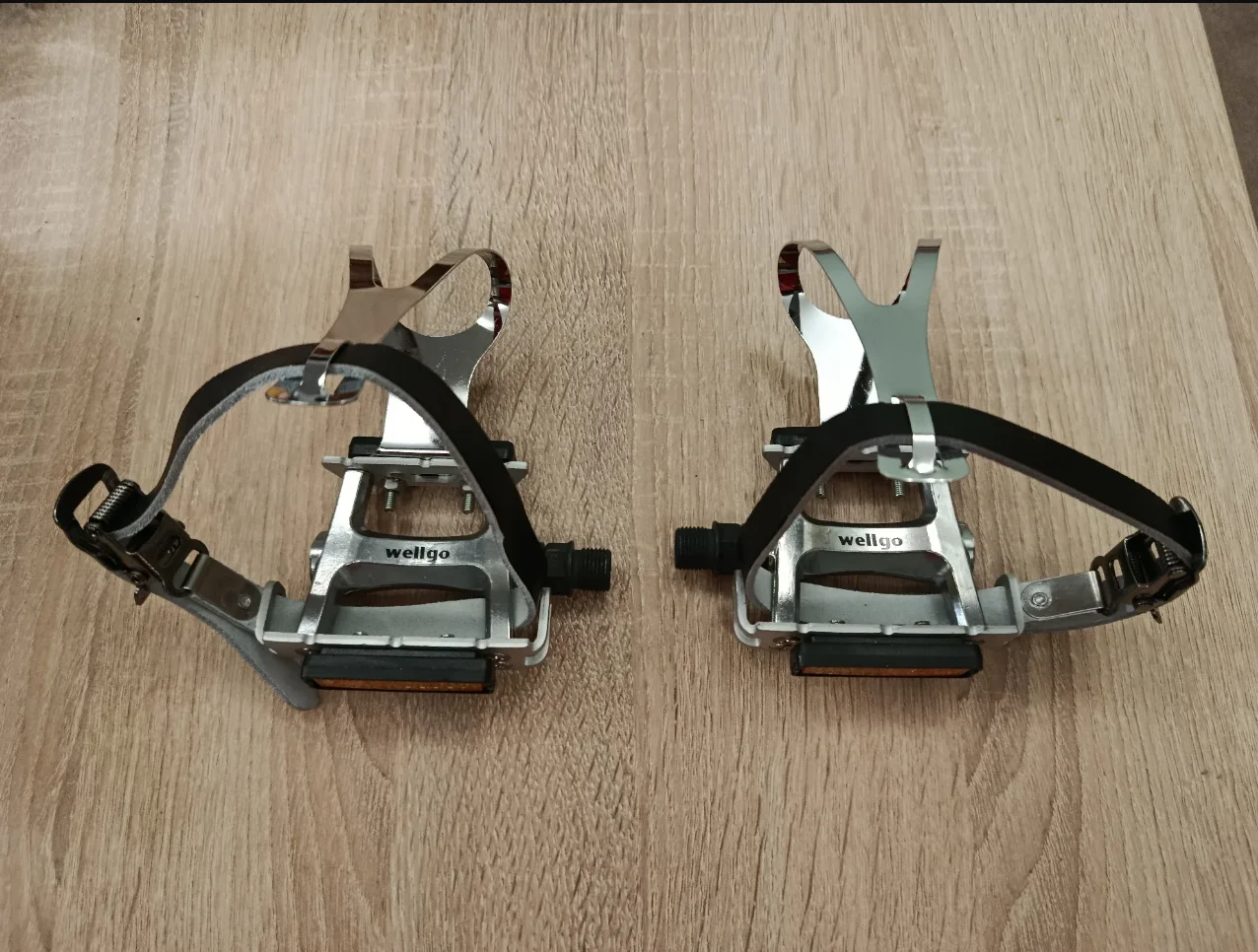 Q300 Bicycle Pedal  Weige RO25 Single Hole Metal Bandage  Road Death Fly  Bicycle Pedal Set