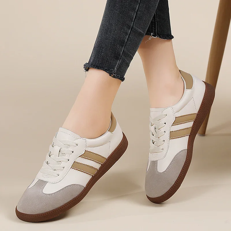 Flat Luxury Shoes Women 2023 Autumn New Classic Ladies Sneakers Women Leather Retro Low Cut Lace -up Casual Round Toe Grey White