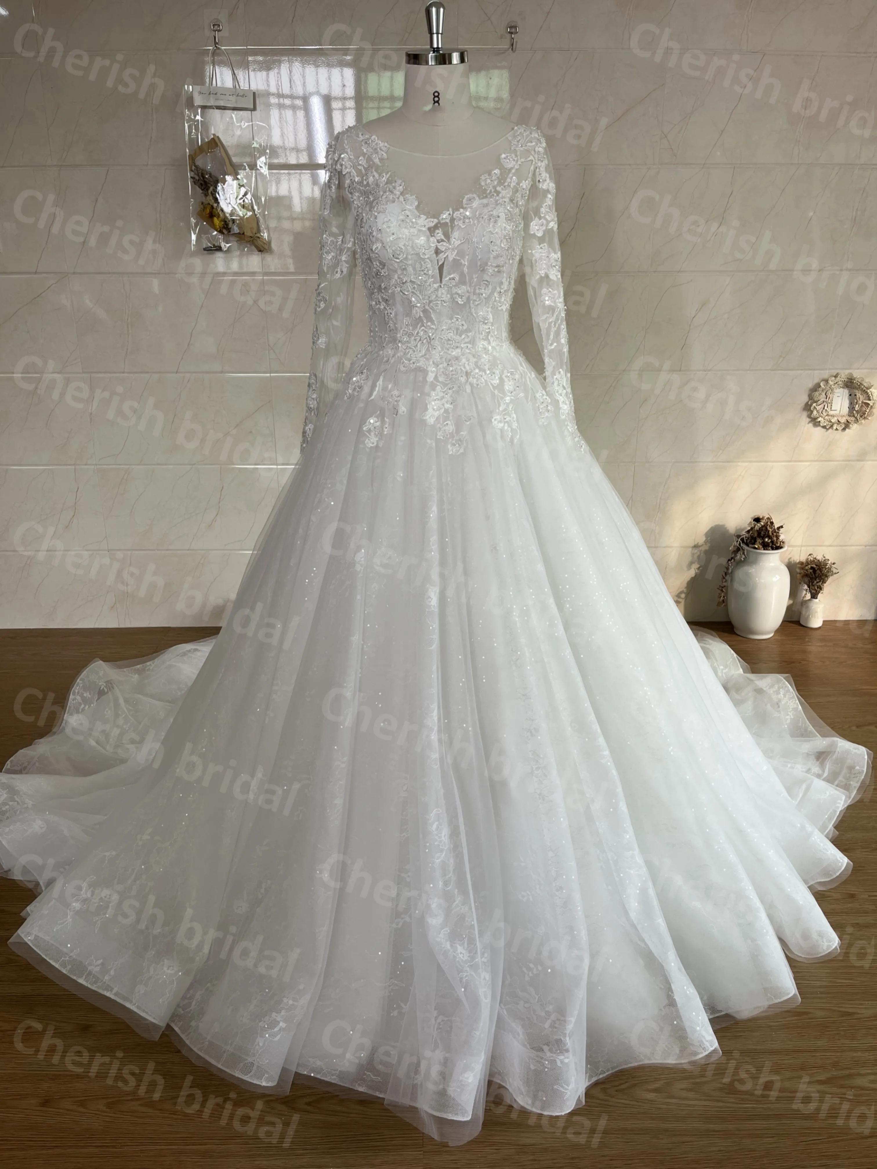 

C1035B Full Long Sleeve Ball Gown Wedding Dress Bridal Dress for Women Lace Applique and Beading Ivory Bride Dresses Lace Up