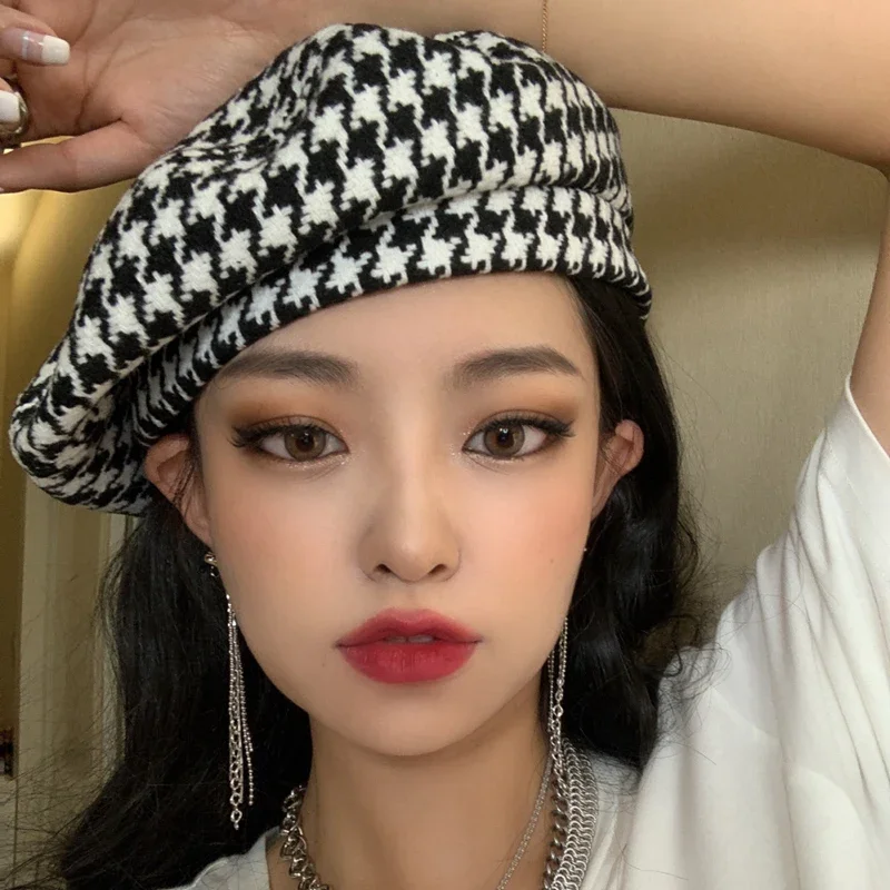 

Корейские осенне-зимние клетчатые женские береты, модные черные береты, вязаные женские плоские кепки, французские шапки, женская кепка художника, подарки на День благодарения