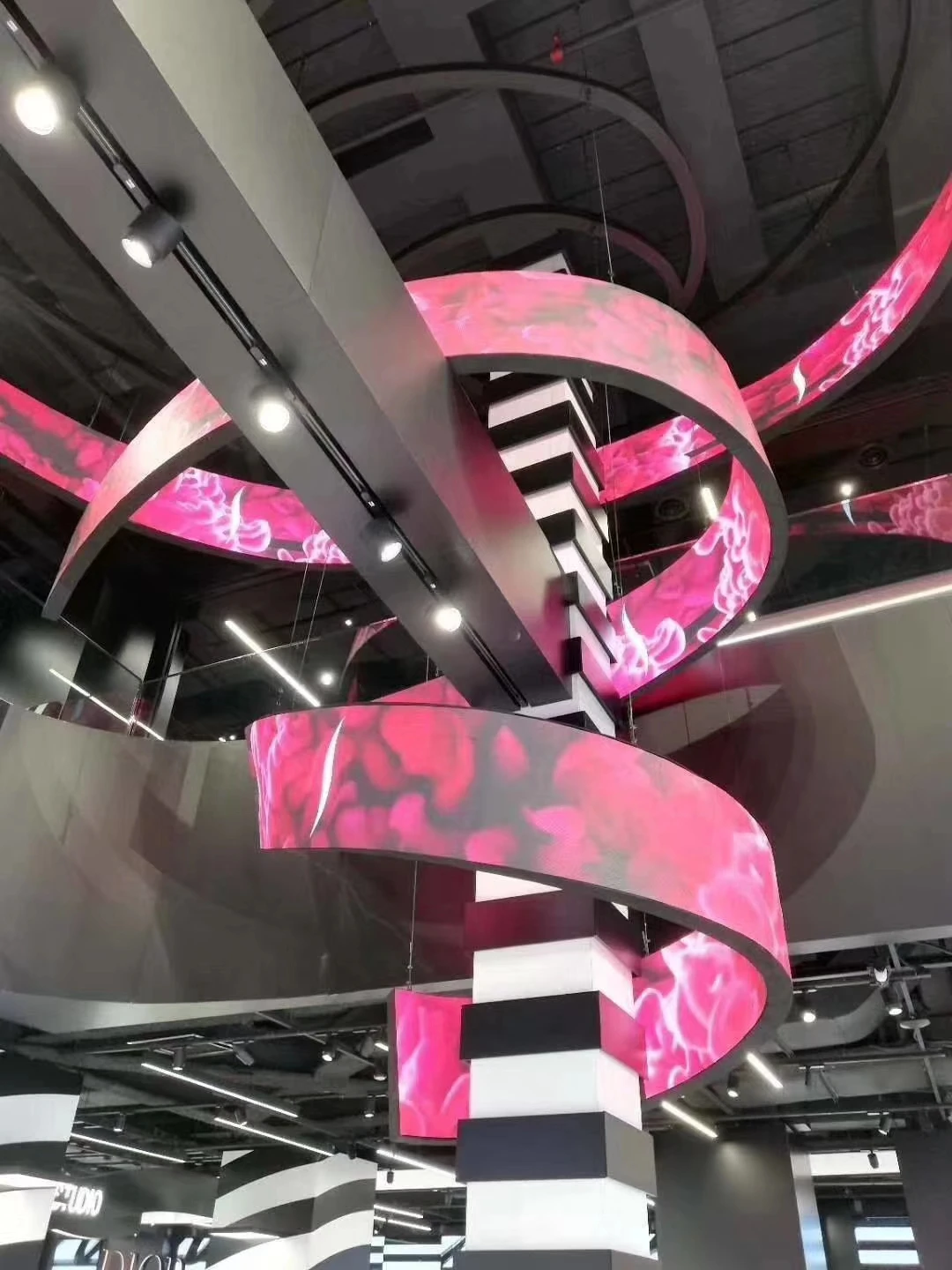 P2.5 P3.91 P4 P6Full Color Round Square Special Shaped Flexible Screen Creative Activities Indoor Wall Advertising Display Led