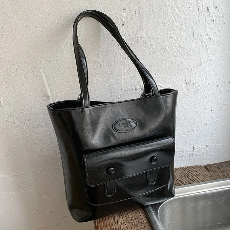 

LEFTSIDE Retro Black Shoulder Bags for Women Small PU Leather Tote Bag 2025 New Designer Solid Color Purses and Handbags