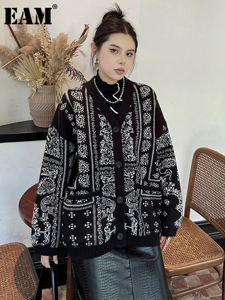 [EAM] Black Pattern Big Size Vintage Knitting Cardigan Sweater V-Neck Long Sleeve Women New Fashion Spring Autumn 2024  1DH7697