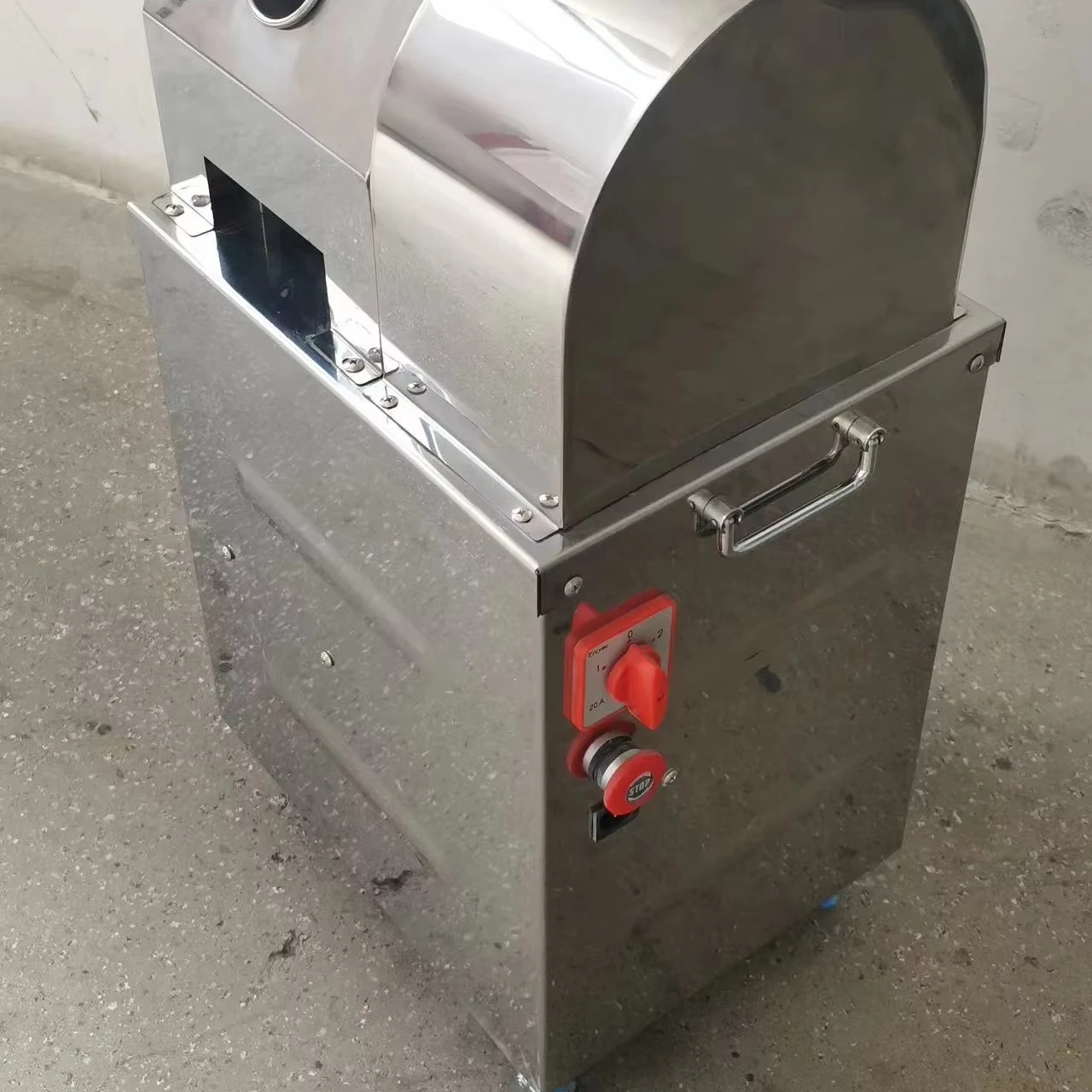 

2024 New Hot Selling Product Sugarcane Machine Commercial Sugarcane Juicer Squeezes Out Residue-free Suitable for Restaurant