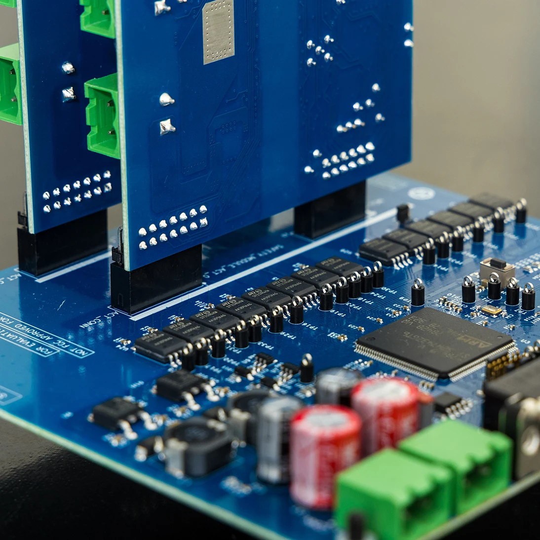 Hoge kwaliteit Fast Track Multilayer Automotive PCB Board Prototyping Assembly Service OEM Custom Aluminium PTH SMD-oplossingen